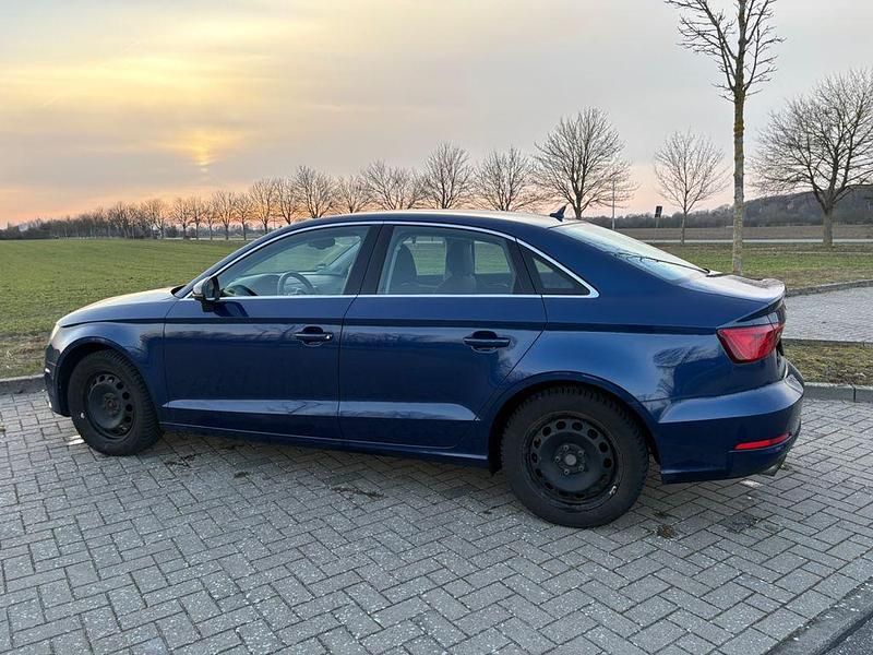 Gebraucht Audi A3 Ambition 125 PS (91 kW) 2013 Blau Limousine