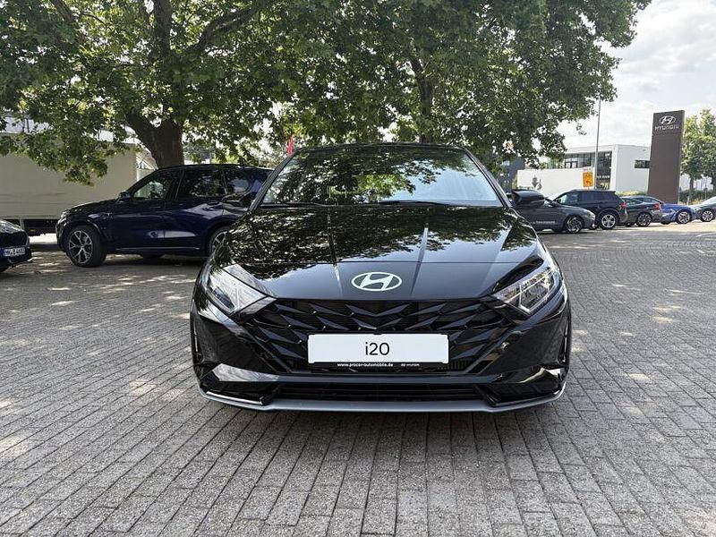 Neu Hyundai i20 Select 101 PS (74 kW) 2025 Schwarz Kleinwagen