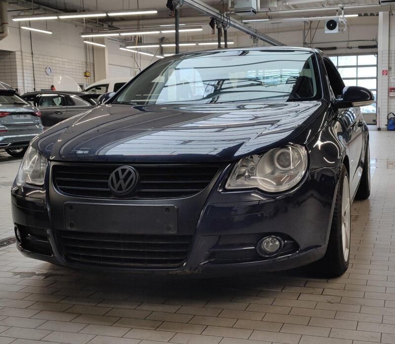 Blau Gebraucht 2007 VW Eos Cabrio | 3.800 € (Etwas zu teuer) - Bild 1/4