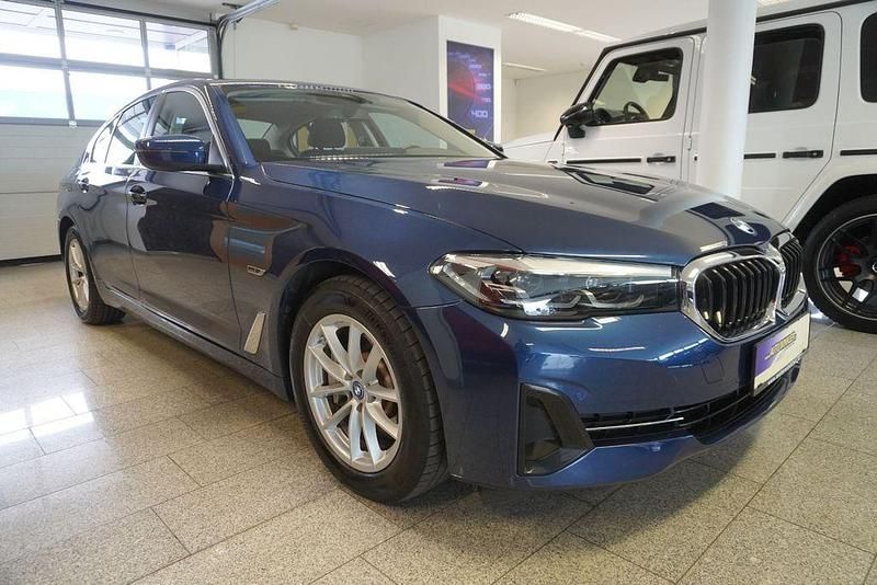 Gebraucht BMW 530e 292 PS (214 kW) 2022 Blau Limousine