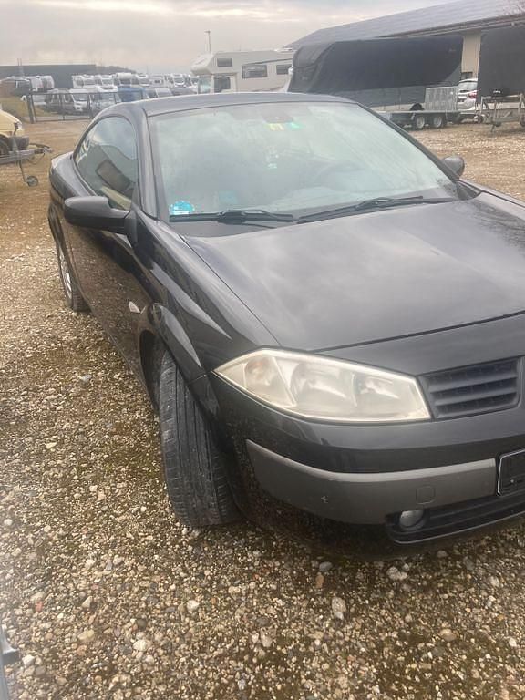 Schwarz Gebraucht 2005 Renault Mégane Cabriolet Privilege Cabrio | 2.000 € (Fairer Preis) - Bild 1/4