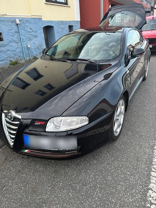Schwarz Gebraucht 2009 Alfa Romeo GT Coupé | 4.500 € (Teuer) - Bild 1/4