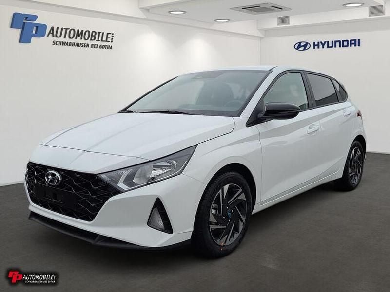 Gebraucht Hyundai i20 GO! 101 PS (74 kW) 2023 Atlas white Kleinwagen