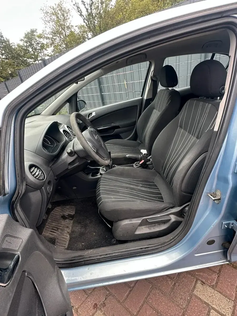 Gebraucht Opel Corsa 80 PS (58 kW) 2010 Blau Kleinwagen