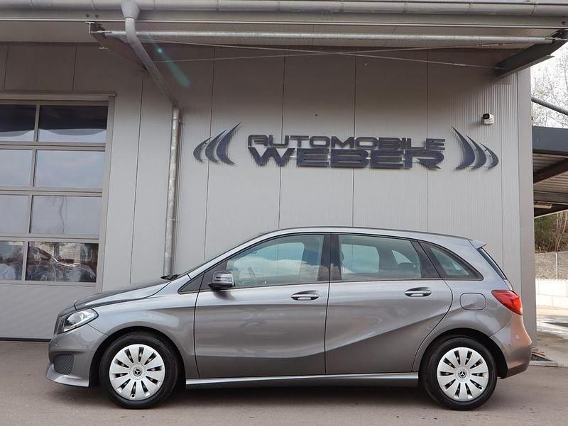 Gebraucht Mercedes B180 109 PS (80 kW) 2017 Grau Van / Kleinbus
