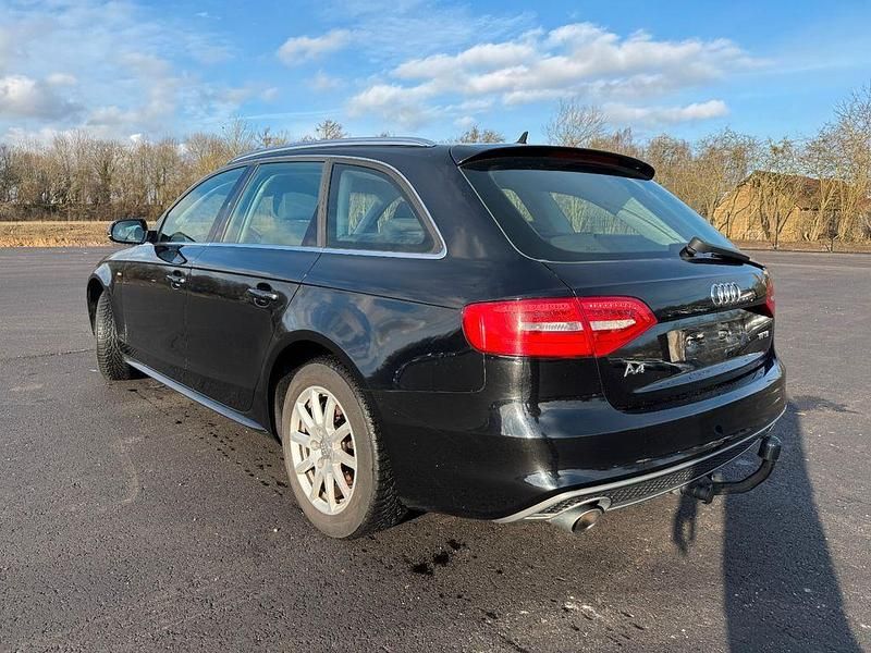 Gebraucht Audi A4 Attraction 170 PS (125 kW) 2013 Schwarz Kombi