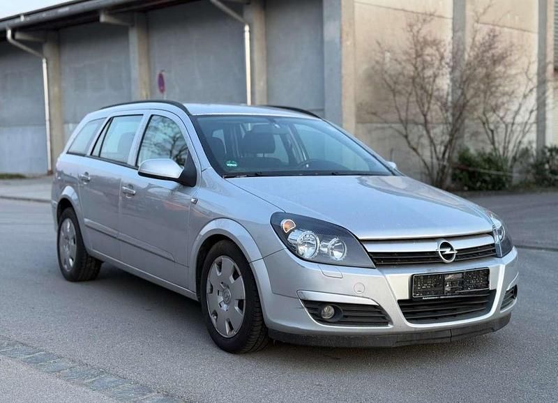 Gebraucht Opel Astra Edition 105 PS (77 kW) 2005 Starsilber iii m2 Kombi