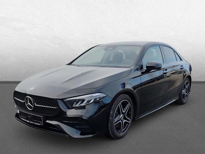 Gebraucht Mercedes A220 AMG line 190 PS (139 kW) 2024 Unilack nachtschwarz Limousine