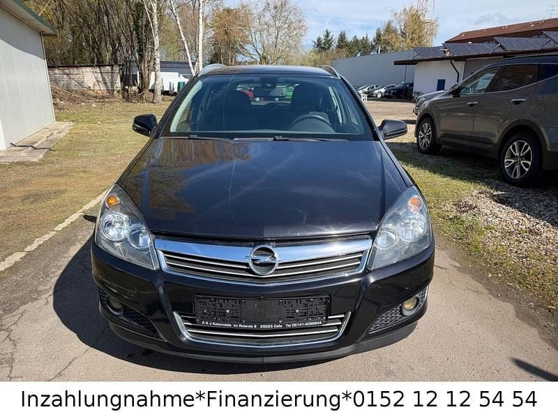Gebraucht Opel Astra Edition 116 PS (85 kW) 2010 Schwarz Kombi