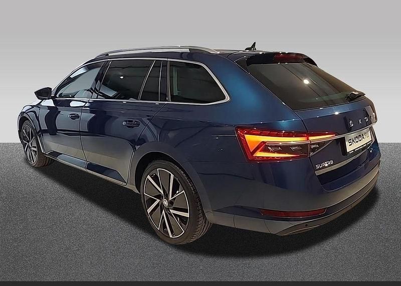 Gebraucht Skoda Superb Style 150 PS (110 kW) 2022 Blau Kombi
