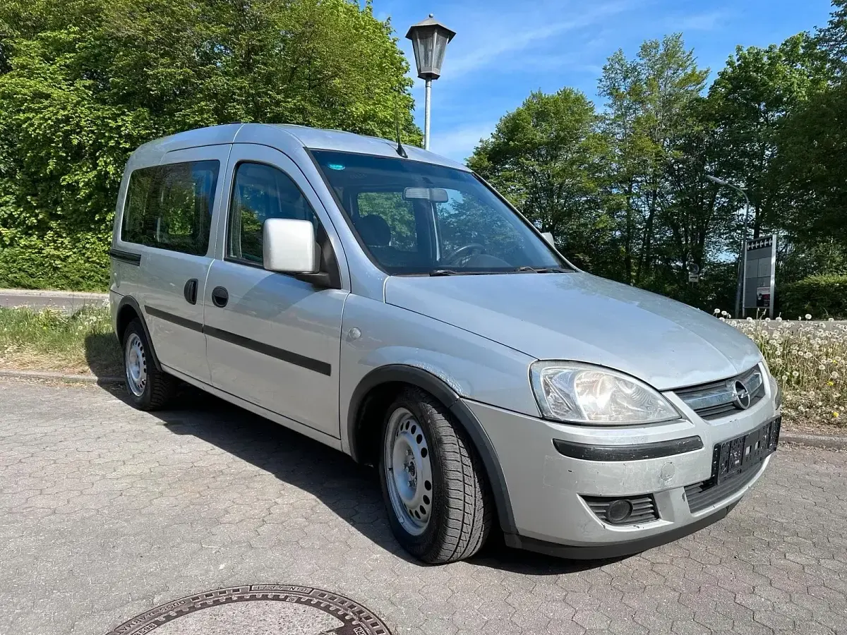 Gebraucht Opel Combo 101 PS (74 kW) 2010 Silber Van / Kleinbus