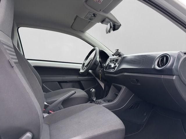 Second-hand VW up! 65 CP (47 kW) 2022 Alb Hatchback