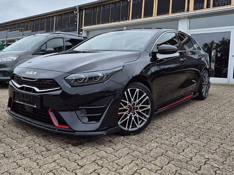 Schwarz Gebraucht 2023 Kia ProCeed GT Kleinwagen | 30.900 € (Fairer Preis) - Bild 1/4