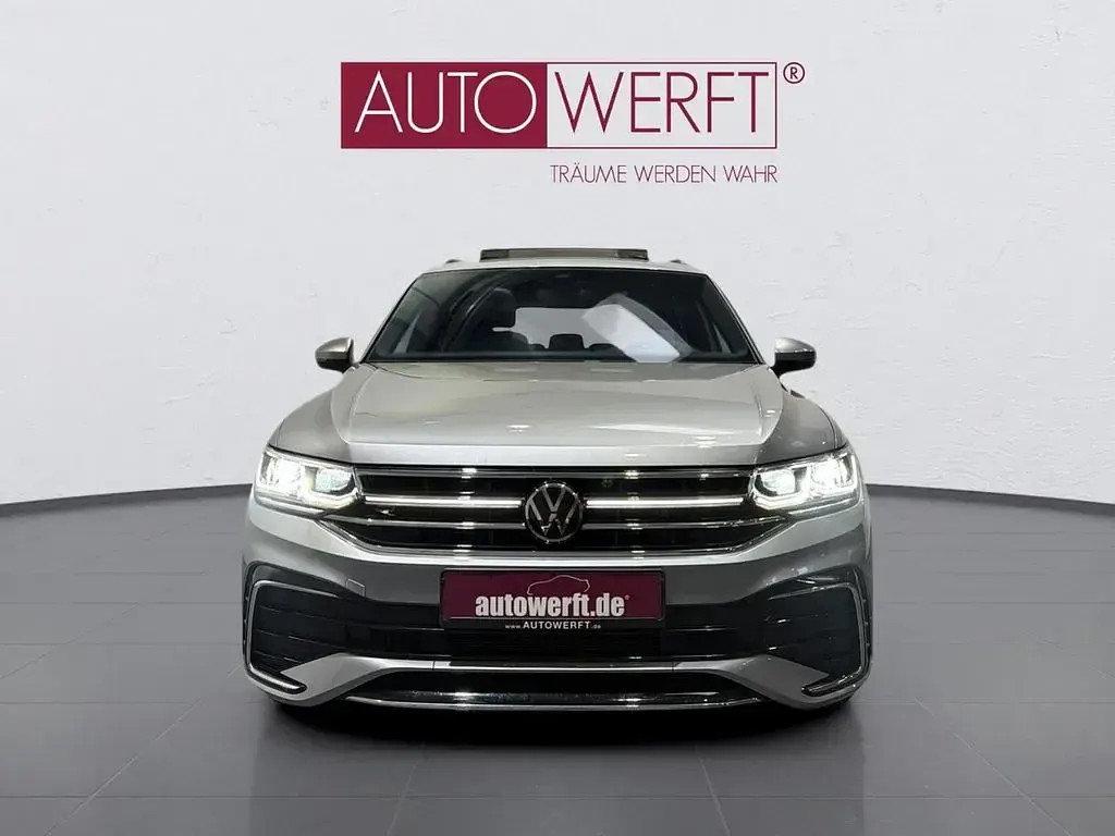 Gebraucht VW Tiguan Allspace R-line 190 PS (139 kW) 2022 Pyrit silber metallic SUV