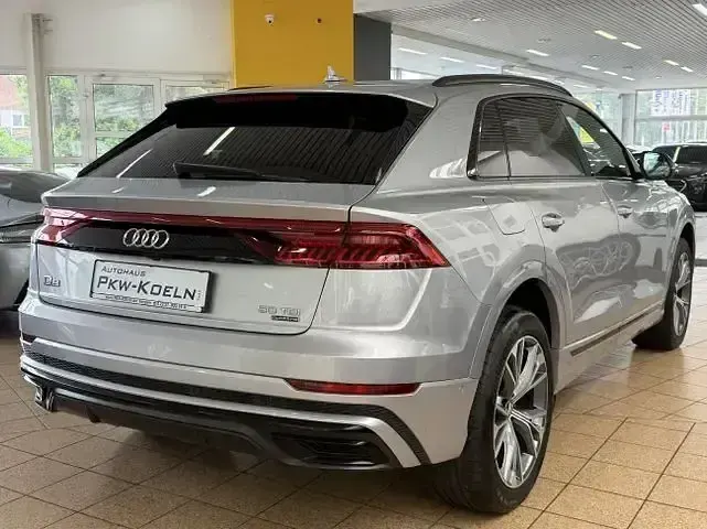 Gebraucht Audi Q8 S-Line 286 PS (210 kW) 2019 Silber SUV