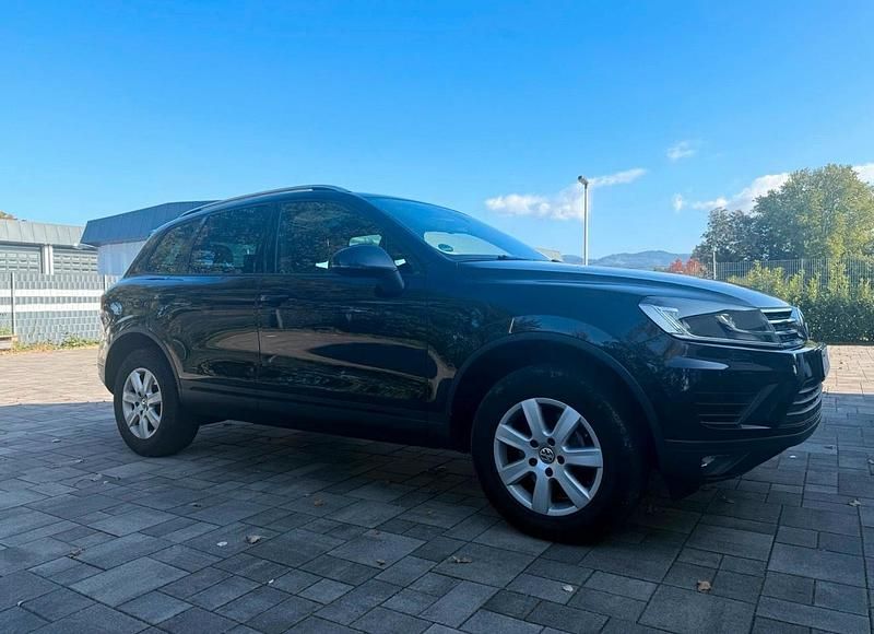 Blau Gebraucht 2016 VW Touareg SUV | 22.300 € (Guter Preis) - Bild 1/4