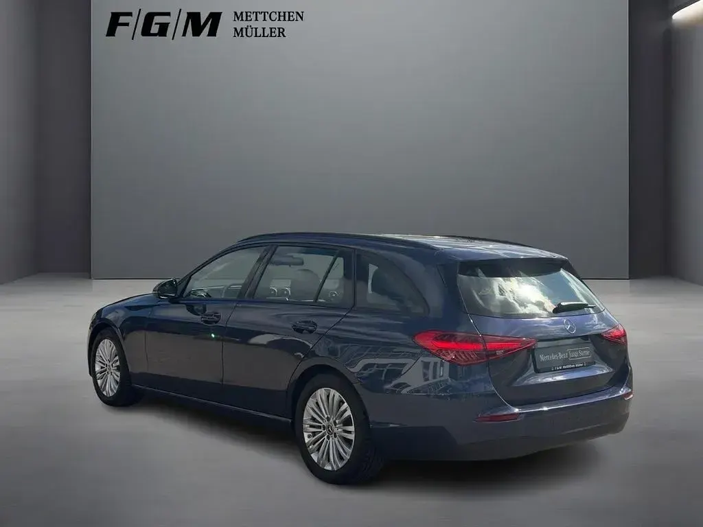 Second-hand Mercedes C220 200 CP (147 kW) 2024 Albastru Berlinǎ