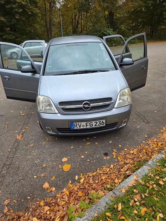 Silber Gebraucht 2005 Opel Meriva Cosmo Van / Kleinbus | 850 € (Guter Preis) - Bild 1/4