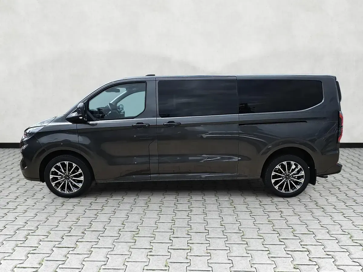 Neu Ford Tourneo Custom Titanium X 170 PS (125 kW) 2026 Magneticgrau metallic Van