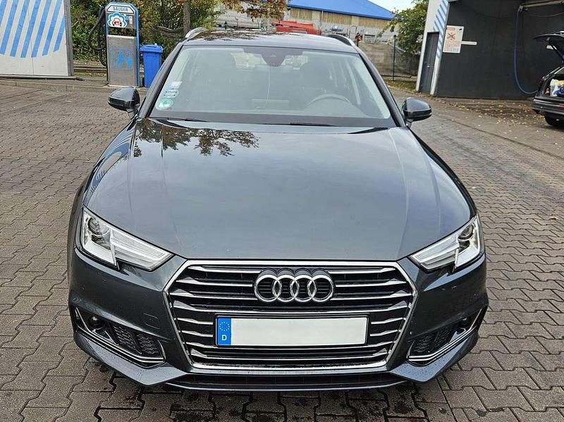 Grau Gebraucht 2019 Audi A4 Design Kombi | 18.900 € (Guter Preis) - Bild 1/4