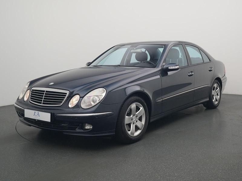 Schwarz Gebraucht 2005 Mercedes E280 Avantgarde Limousine | 5.400 € (Fairer Preis) - Bild 1/3