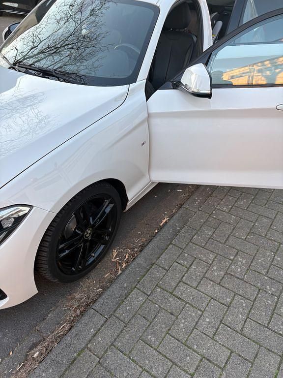 Gebraucht BMW 118 Shadowline 136 PS (100 kW) 2018 Weiß Kleinwagen