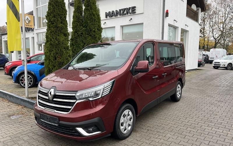 Karmesinrot metallic Gebraucht 2021 Renault Trafic Life Van / Kleinbus | 35.990 € - Bild 1/4