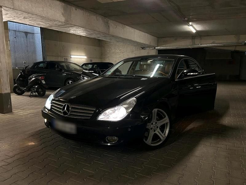 Schwarz Gebraucht 2006 Mercedes CLS320 Limousine | 8.100 € (Fairer Preis) - Bild 1/4