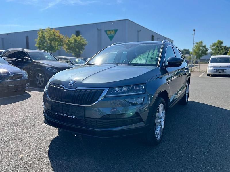Quarzgrau metallic Gebraucht 2018 Skoda Karoq Style SUV | 16.200 € (Guter Preis) - Bild 1/4