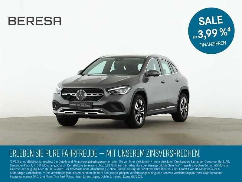 Gebraucht Mercedes GLA200 Progressive 163 PS (119 kW) 2022 Grau SUV