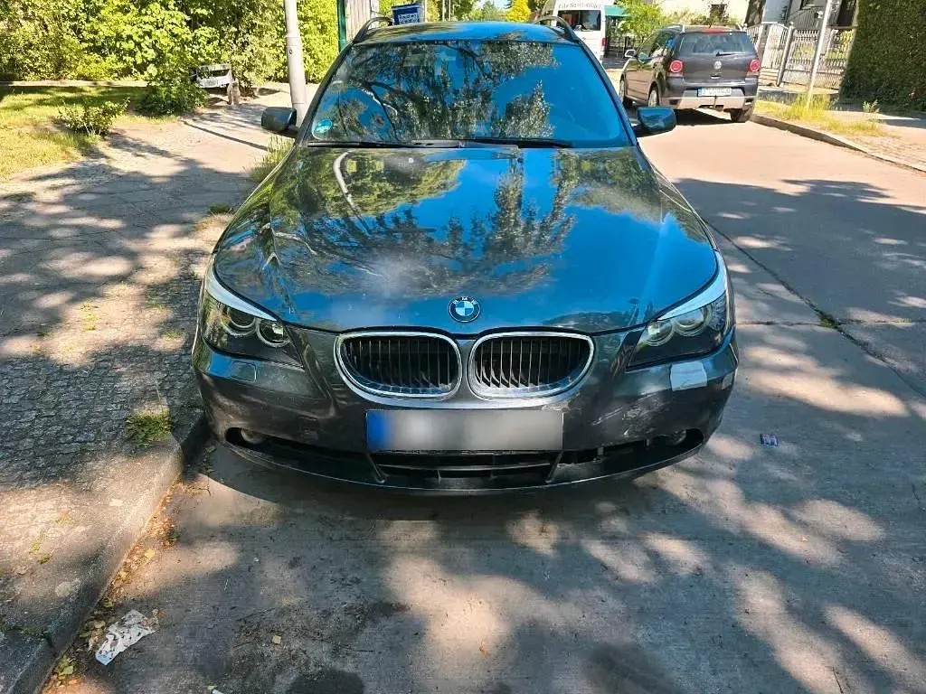 Gebraucht BMW 520 177 PS (130 kW) 2008 Grau Kombi