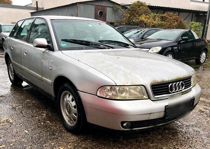 Silber Gebraucht 2000 Audi A4 Kombi | 650 € (Superpreis) - Bild 1/4