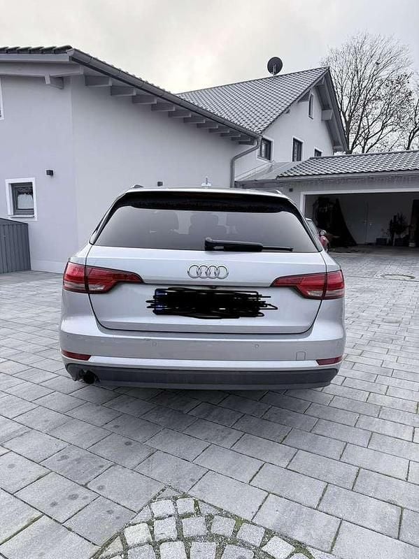 Gebraucht Audi A4 Basis 150 PS (110 kW) 2017 Grau Kombi