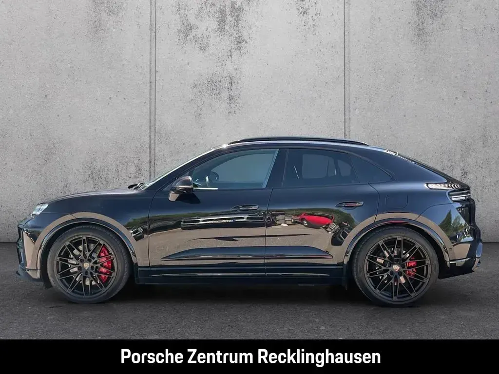 Gebraucht Porsche Macan Turbo 469 kW (639 PS) 2024 Schwarz SUV