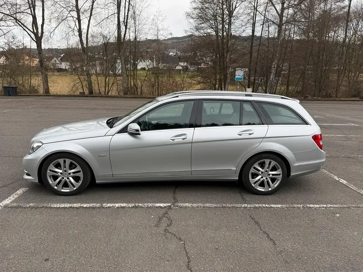 Gebraucht Mercedes C250 Avantgarde 204 PS (150 kW) 2012 Silber Kombi