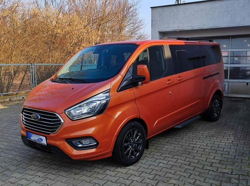 Gebraucht Ford Tourneo 185 PS (136 kW) 2021 Orange Van / Kleinbus