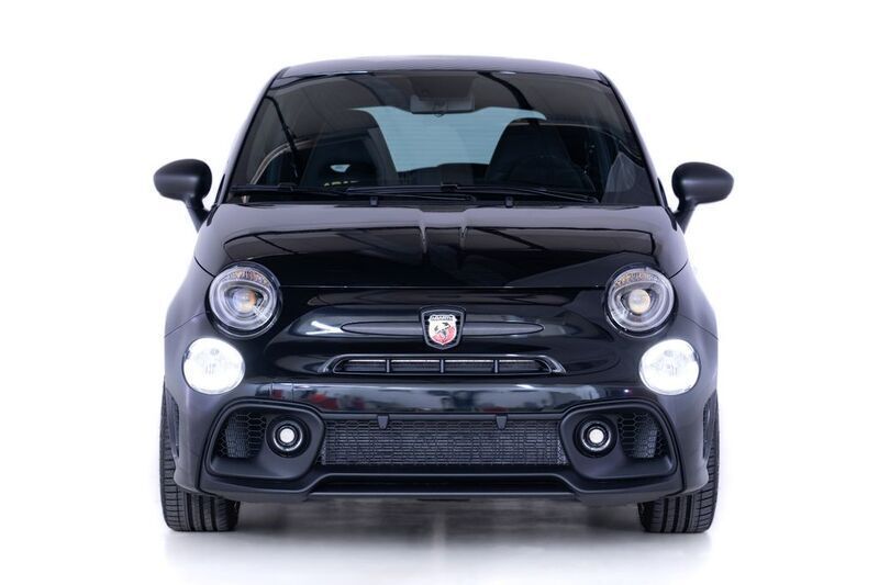 Gebraucht Abarth 695 179 PS (131 kW) 2024 Schwarz Kleinwagen