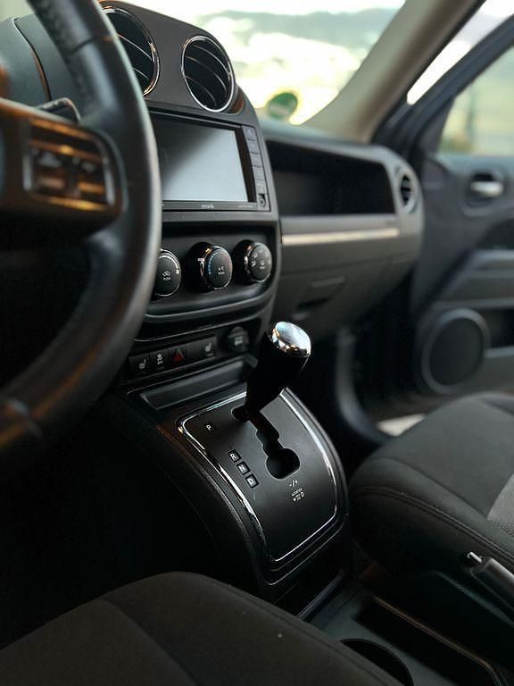 Gebraucht Jeep Patriot Limited 170 PS (125 kW) 2014 Grau SUV