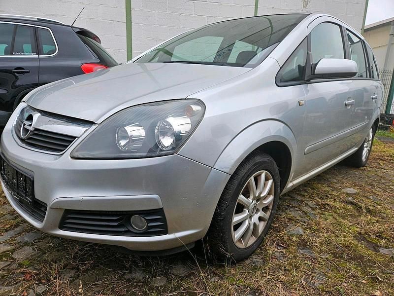 Gebraucht Opel Zafira 105 PS (77 kW) 2005 Silber Van / Kleinbus