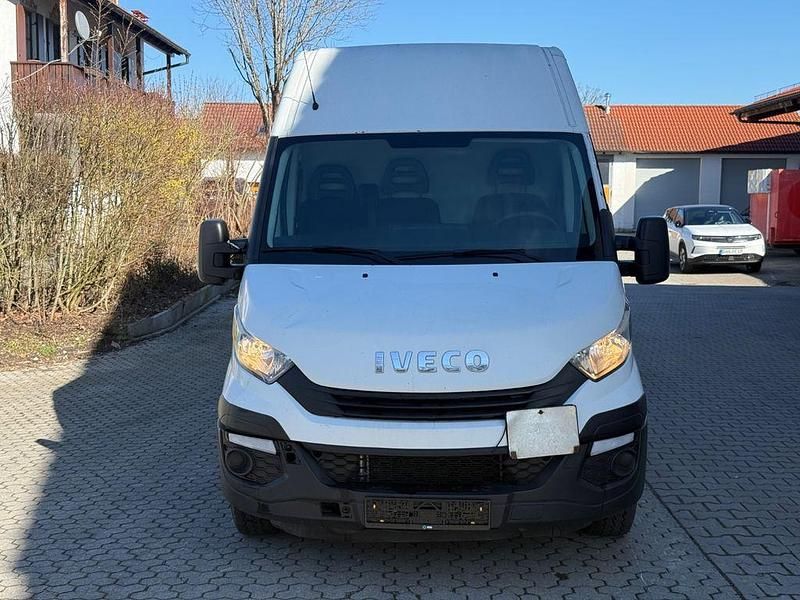 Gebraucht Iveco Daily 116 PS (85 kW) 2018 Weiß Van / Kleinbus