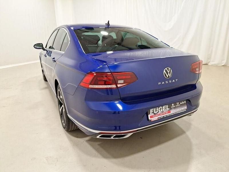 Gebraucht VW Passat R-line 200 PS (147 kW) 2021 Lapiz blue metallic Limousine