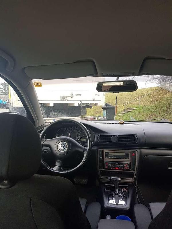 Schwarz Gebraucht 2002 VW Passat Limousine | 1.550 € (Fairer Preis) - Bild 1/4