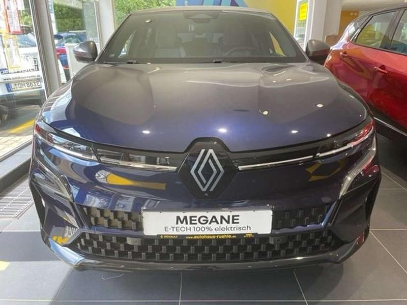 Używany Renault Mégane Techno 160 kW (218 KM) 2022 Niebieski Sedan/Limuzyna