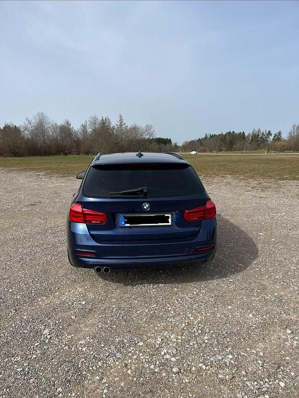 Gebraucht BMW 320 190 PS (139 kW) 2017 Blau Kombi
