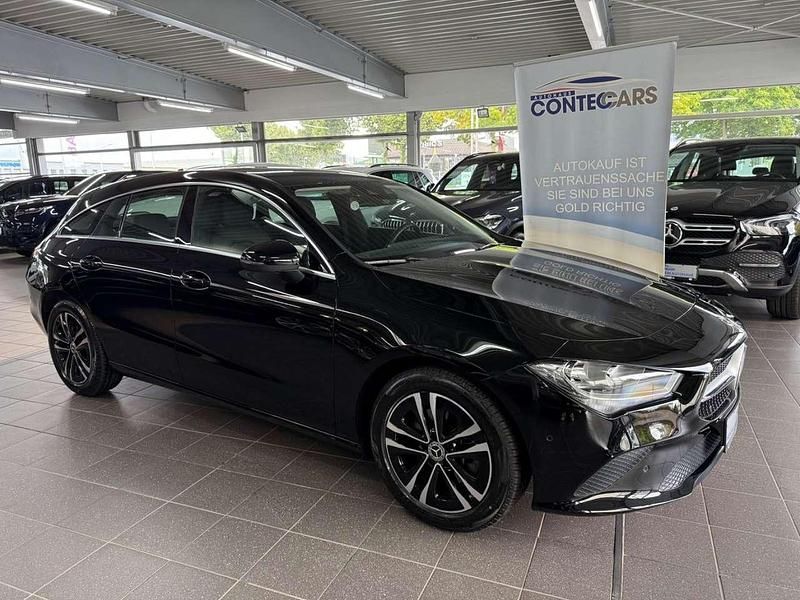 Nachtschwarz Gebraucht 2023 Mercedes CLA200 Shooting Brake Business Kombi | 30.999 € (Fairer Preis) - Bild 1/4