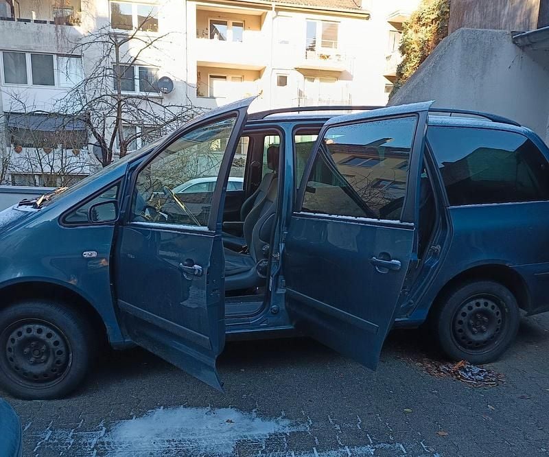 Gebraucht VW Sharan 131 PS (96 kW) 2004 Blau Van / Kleinbus