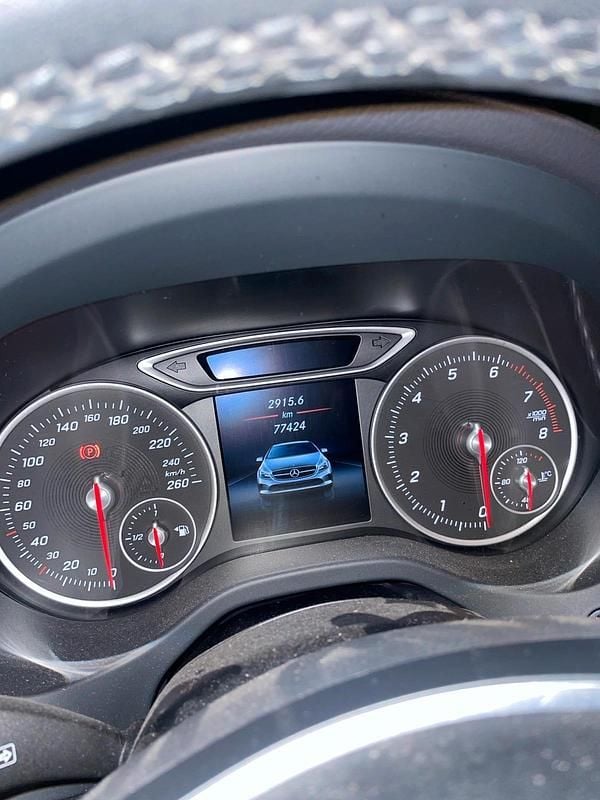 Gebraucht Mercedes A180 122 PS (89 kW) 2017 Weiß Kleinwagen