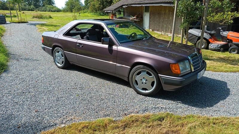 Gebraucht Mercedes 230 136 PS (100 kW) 1991 Andere farben Coupé