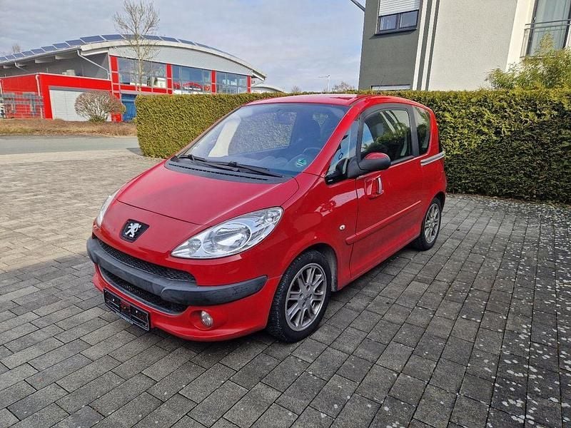 Gebraucht Peugeot 1007 73 PS (53 kW) 2006 Rot Van / Kleinbus
