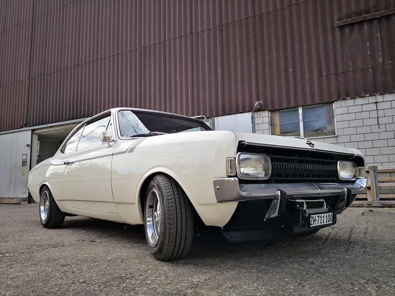 Weiß Gebraucht 1970 Opel Commodore Coupé | 29.999 € - Bild 1/4